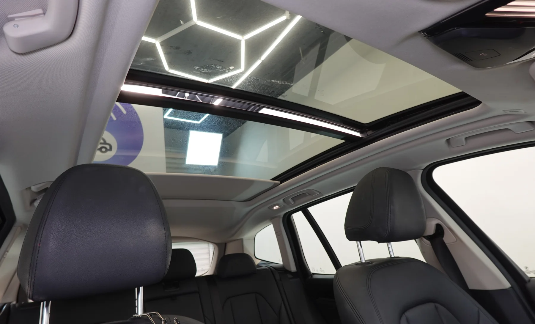 BMW X3 sDrive20i Executive 2019 — interior 6 de 8