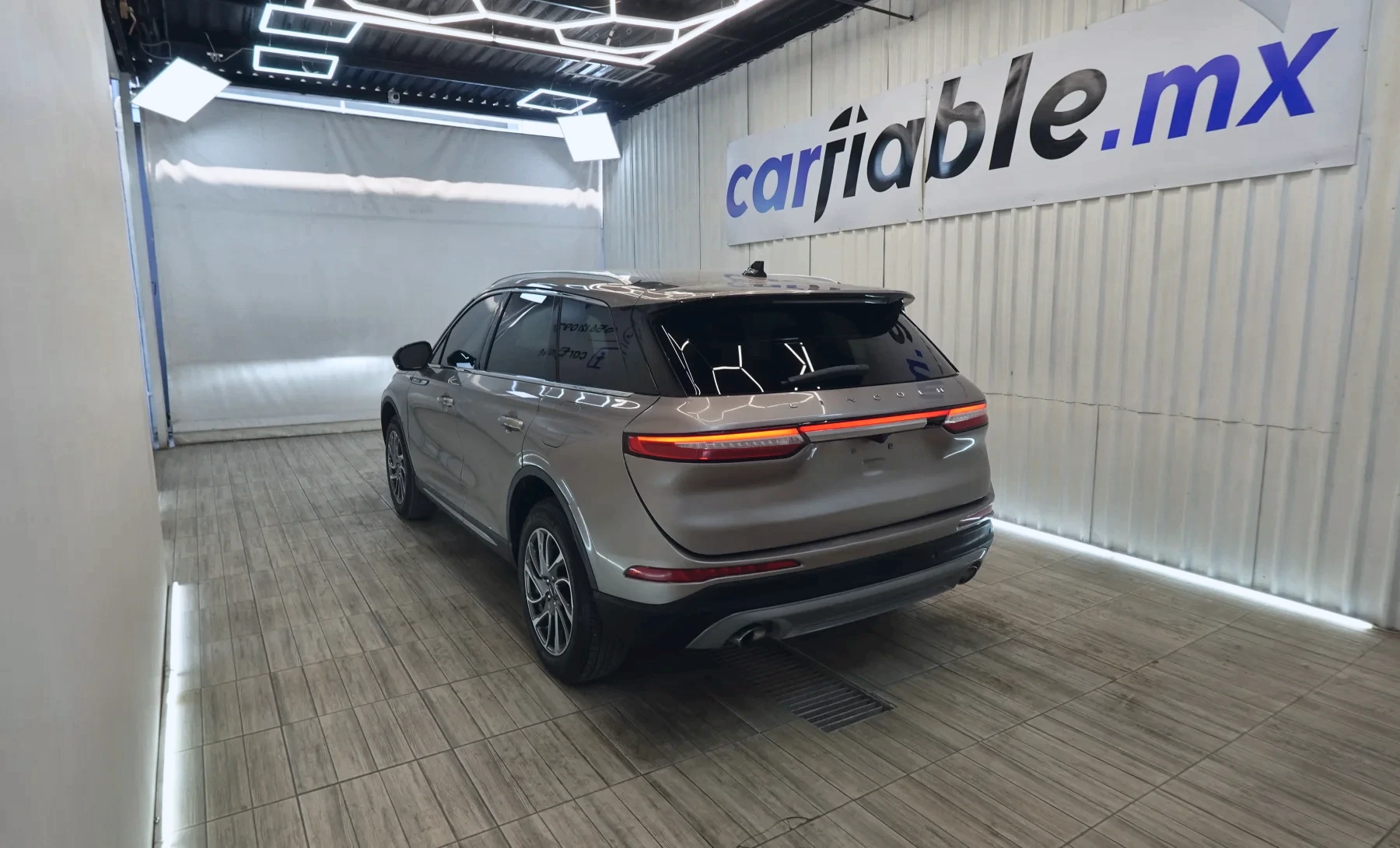 Lincoln Corsair Base 2021 — exterior 6 de 10