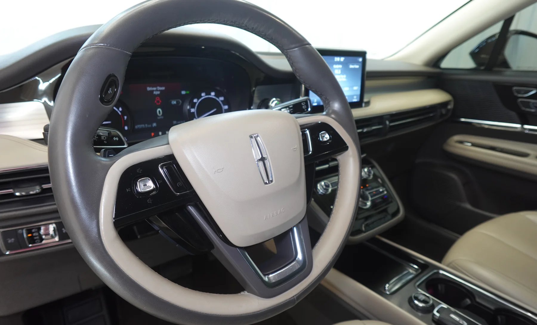 Lincoln Corsair Base 2021 — interior 1 de 7