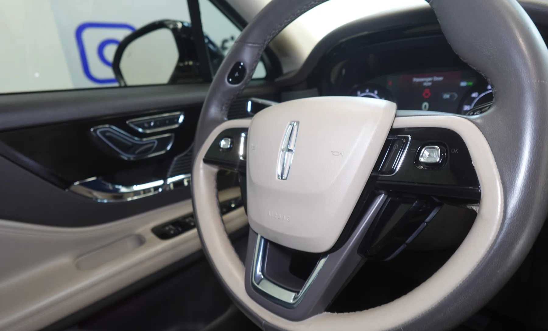 Lincoln Corsair Base 2021 — interior 6 de 7
