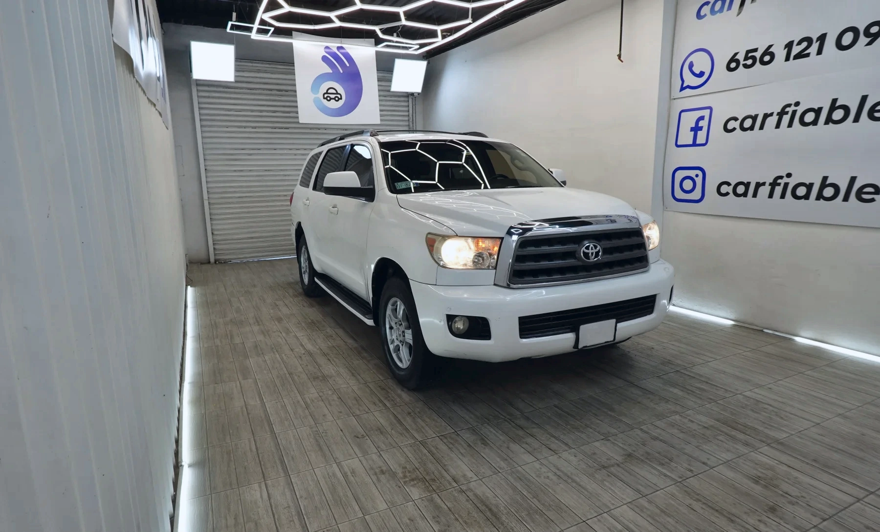 Toyota Sequoia SR5 2010 — exterior 3 de 10