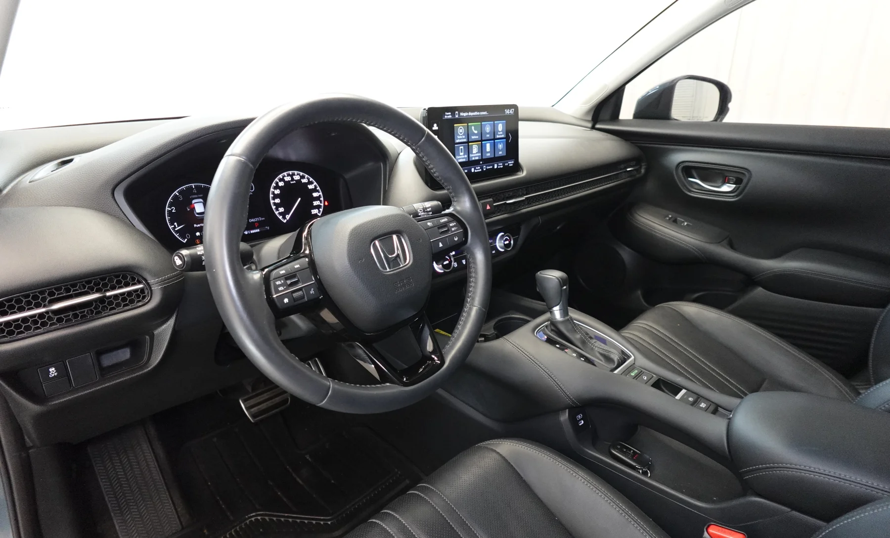 Honda HR-V Touring 2024 — interior 1 de 10