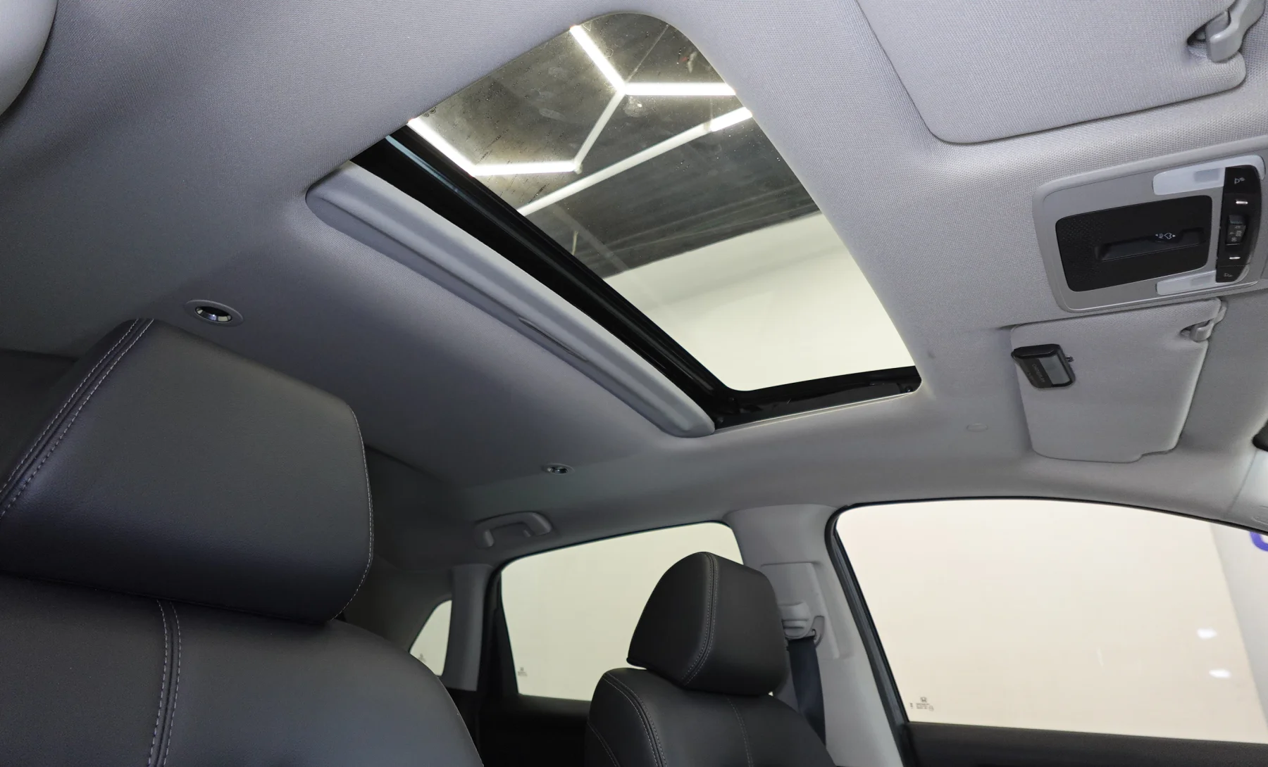 Honda HR-V Touring 2024 — interior 8 de 10