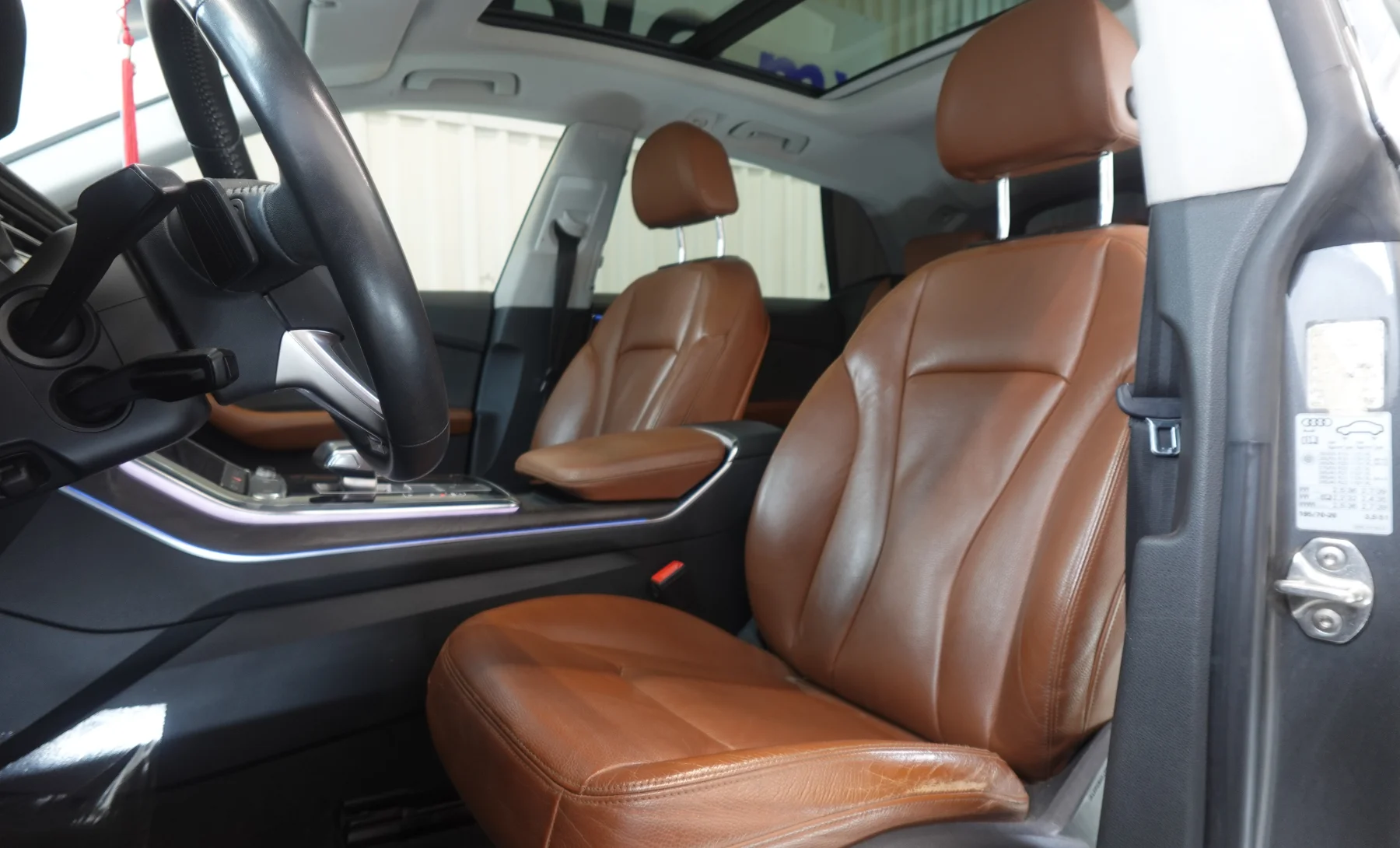 Audi Q8 Elite 2019 — interior 1 de 7