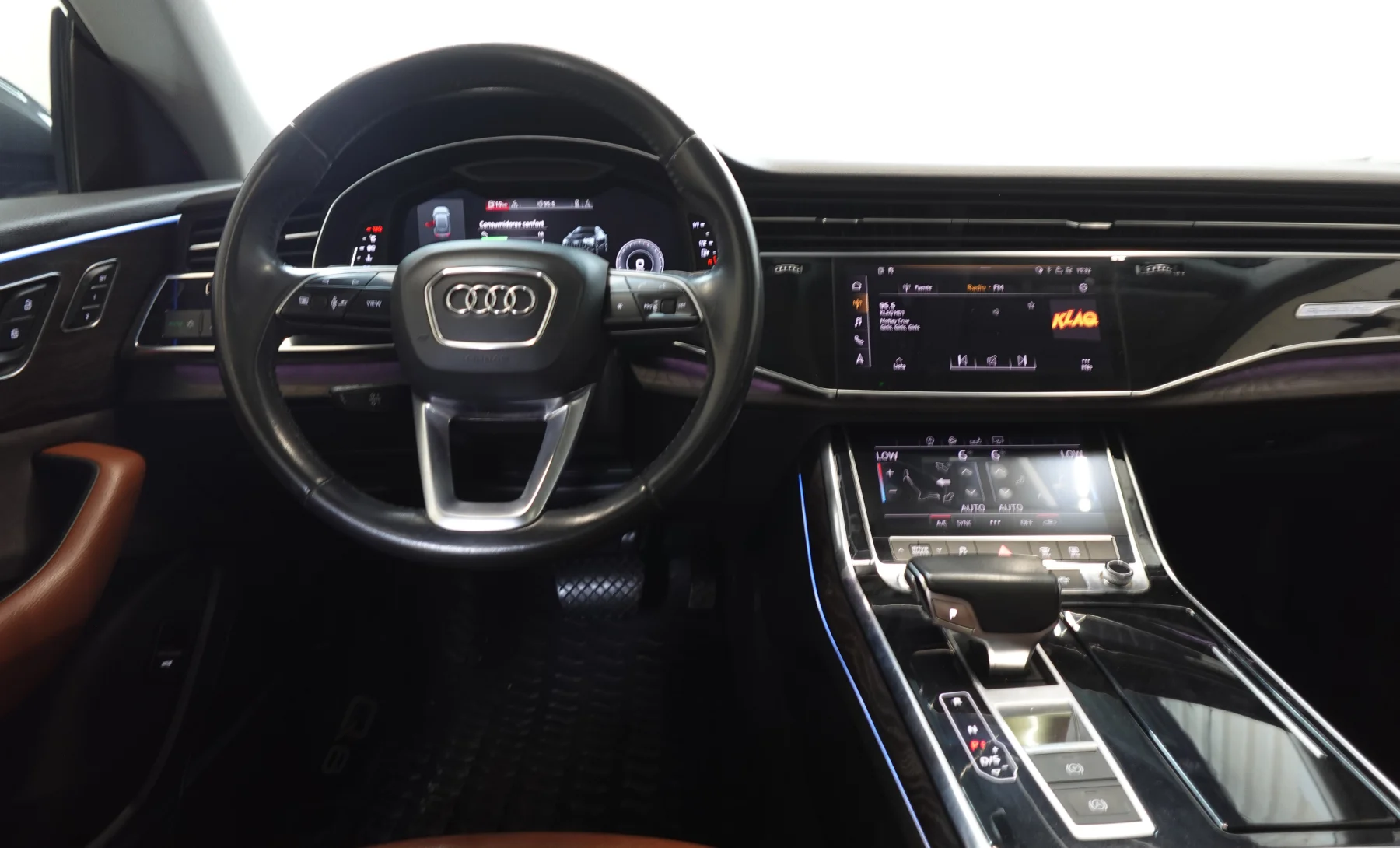 Audi Q8 Elite 2019 — interior 2 de 7