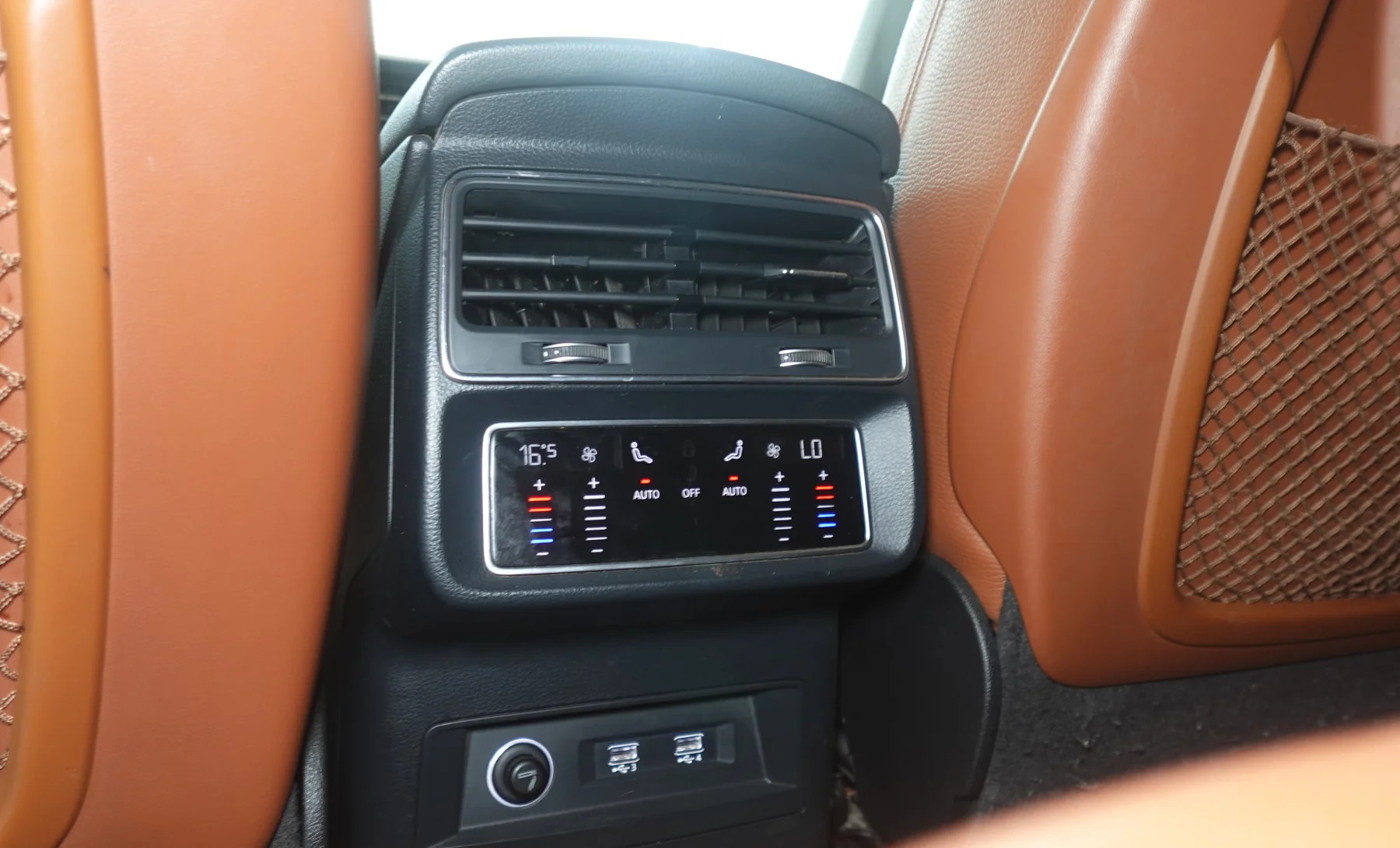 Audi Q8 Elite 2019 — interior 5 de 7