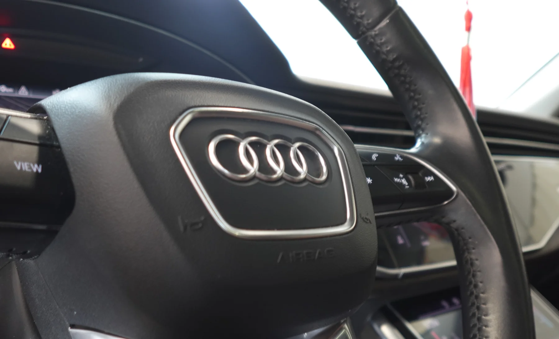 Audi Q8 Elite 2019 — interior 3 de 7