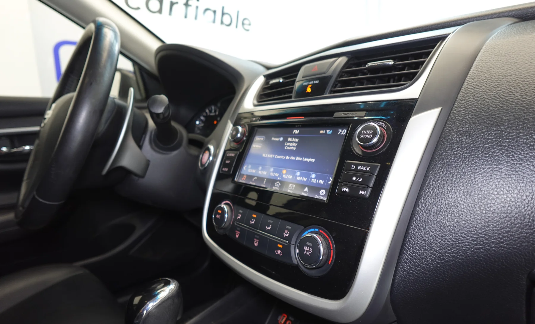 Nissan Altima SR 2018 — interior 8 de 9