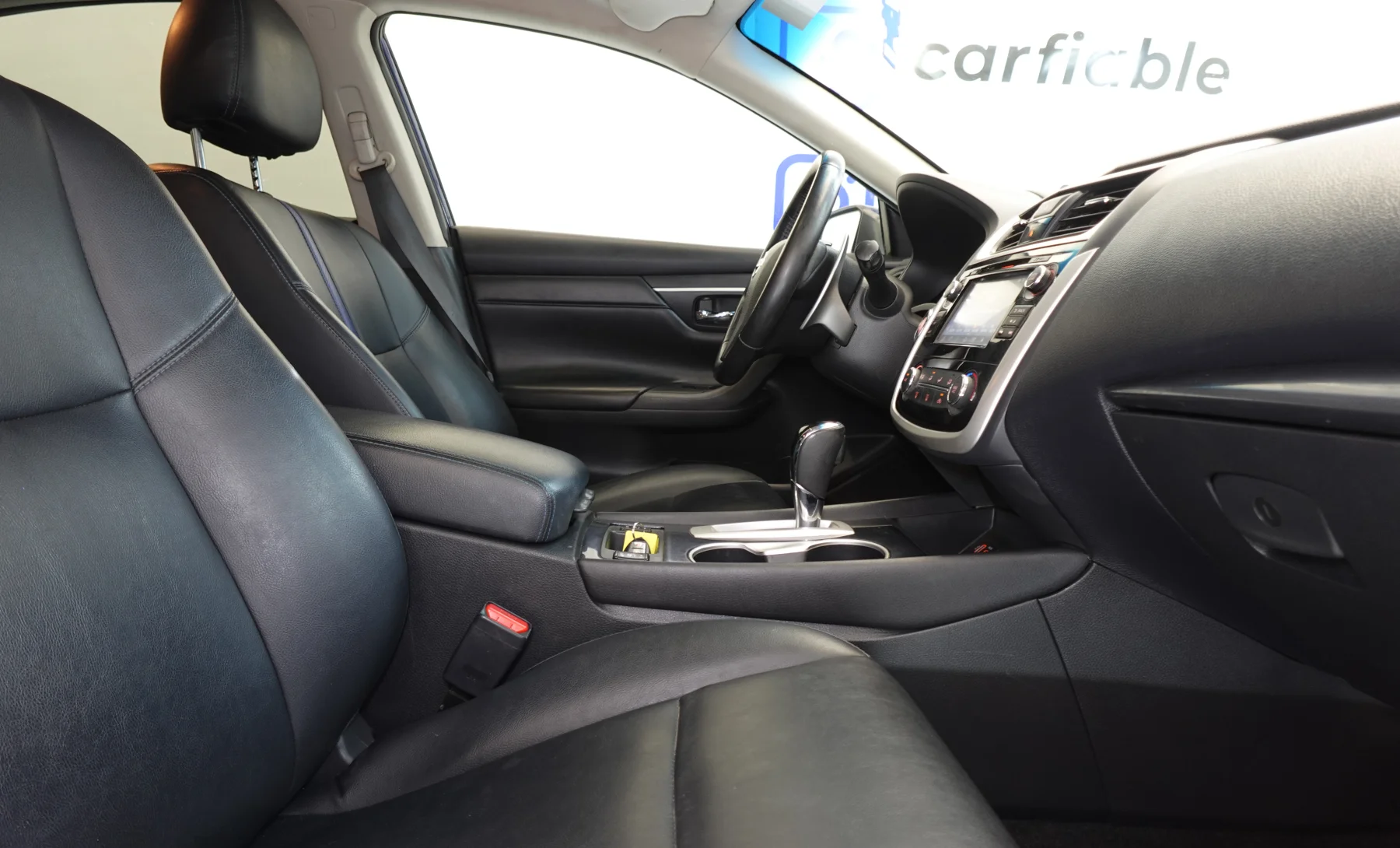 Nissan Altima SR 2018 — interior 9 de 9