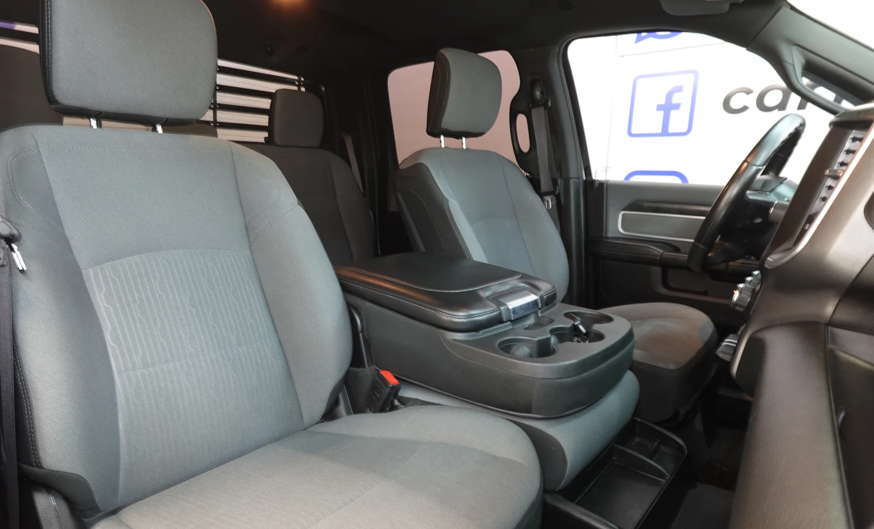 RAM 2500 SLT HD 2021 — interior 6 de 7