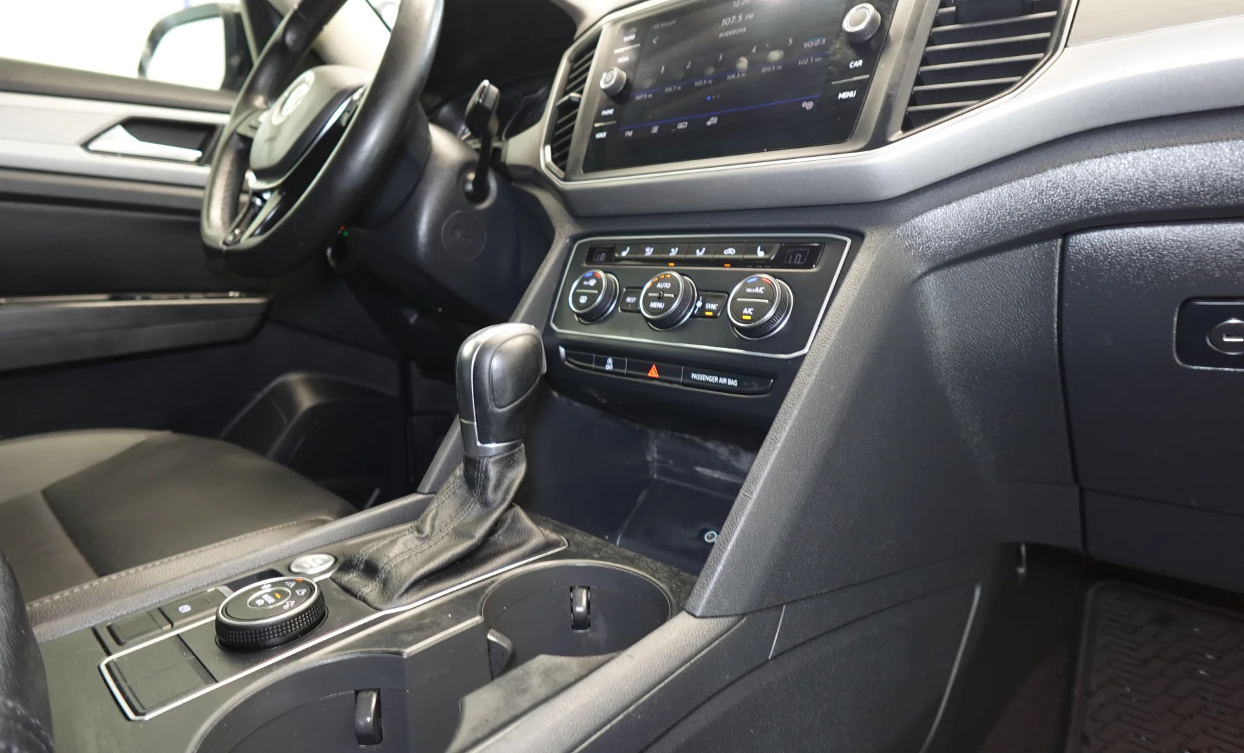 Volkswagen Atlas SE 2019 — interior 4 de 10