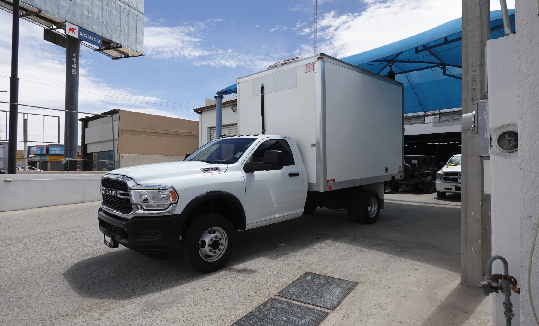 RAM 4000 CHASIS CAB PL 2024 — exterior 1 de 10