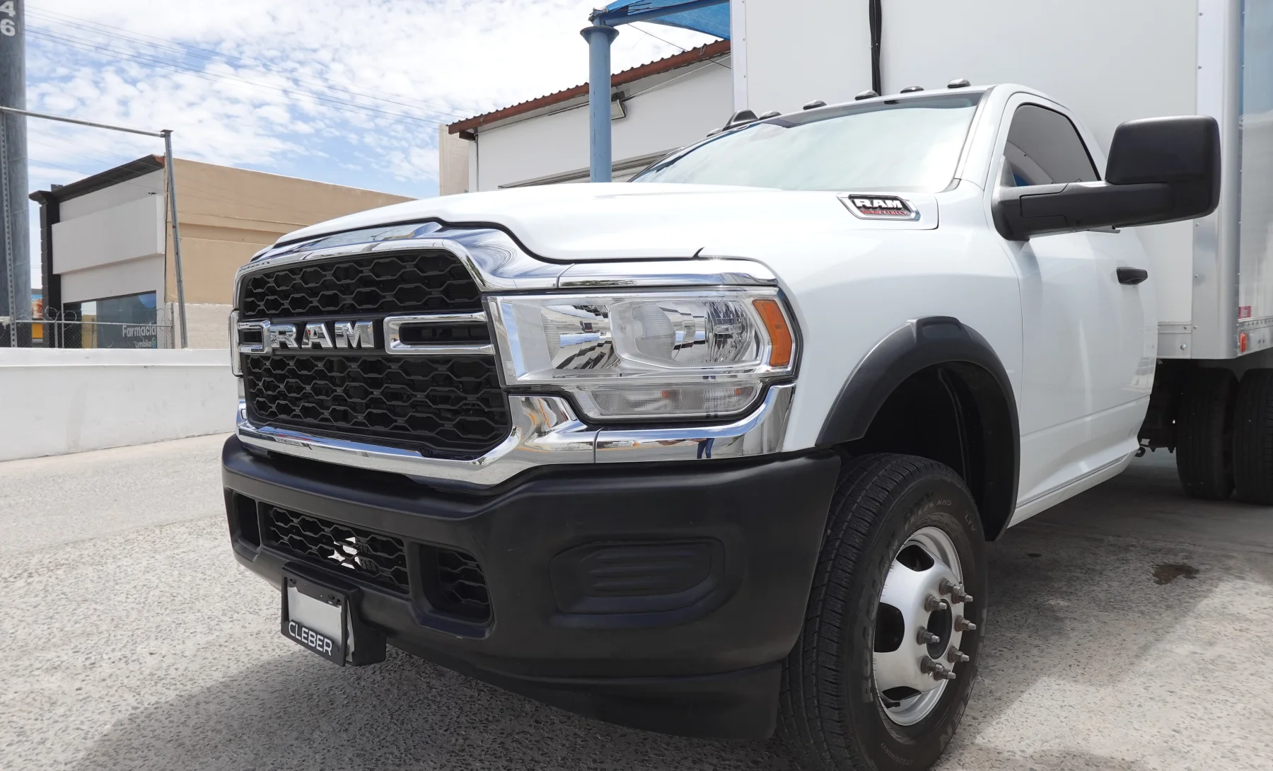 RAM 4000 CHASIS CAB PL 2024 — exterior 8 de 10