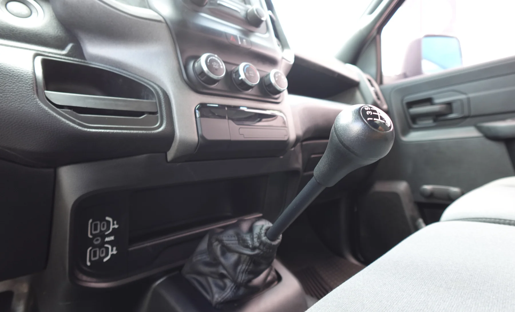 RAM 4000 CHASIS CAB PL 2024 — interior 4 de 9