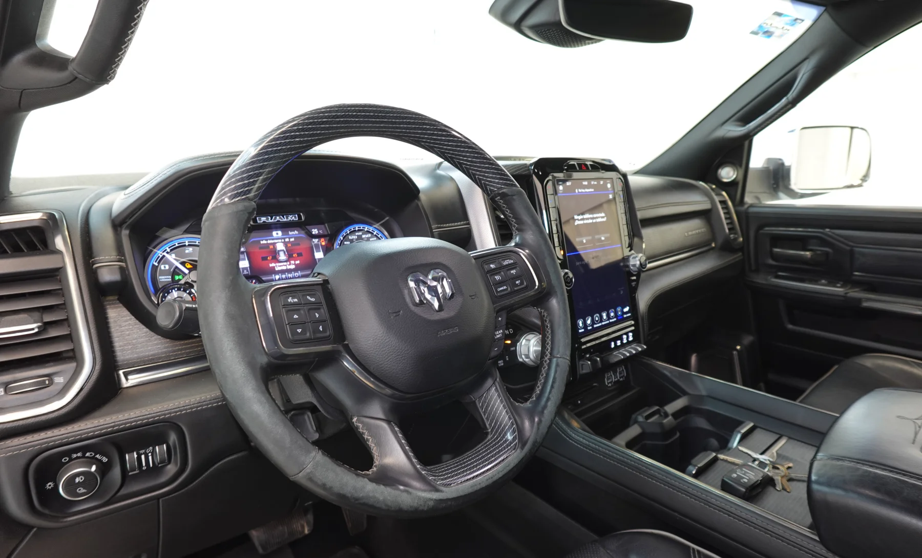 RAM 2500 Limited 2019 — interior 1 de 8