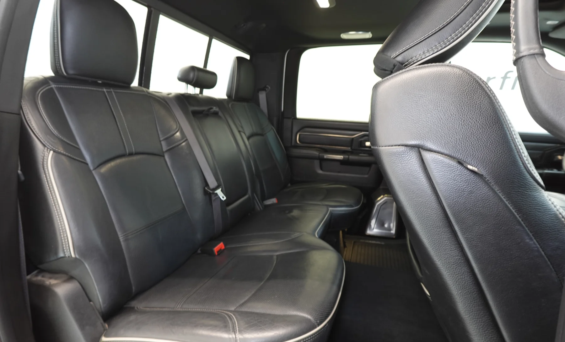 RAM 2500 Limited 2019 — interior 3 de 8