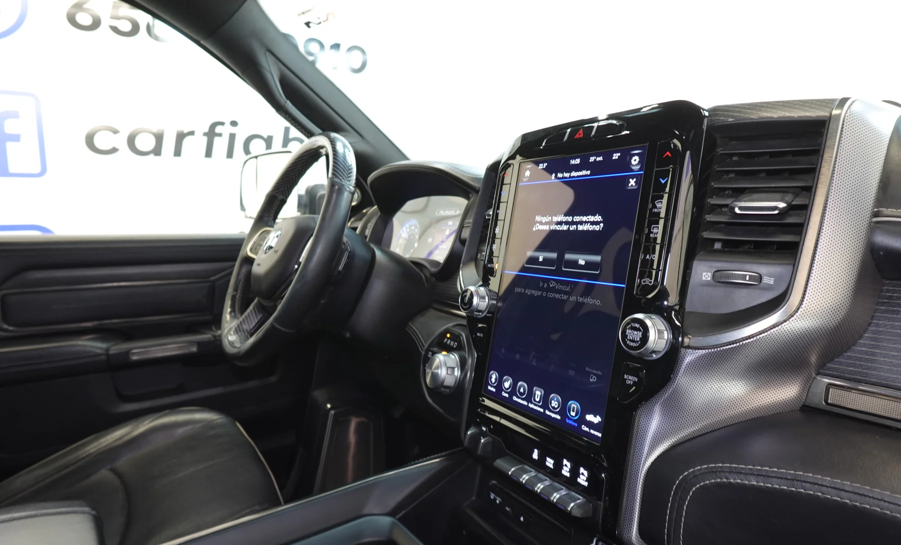 RAM 2500 Limited 2019 — interior 5 de 8