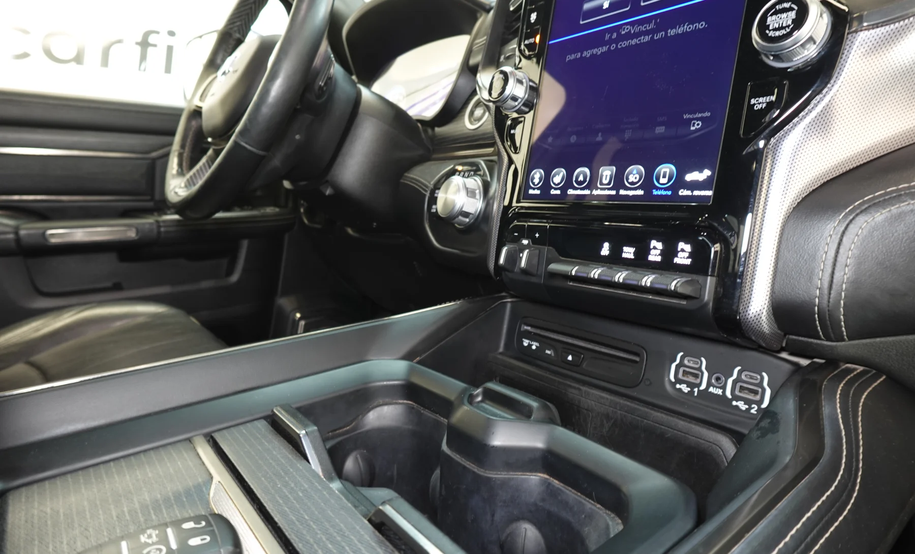 RAM 2500 Limited 2019 — interior 6 de 8