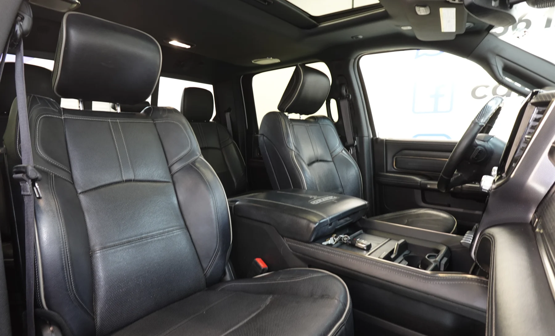 RAM 2500 Limited 2019 — interior 7 de 8