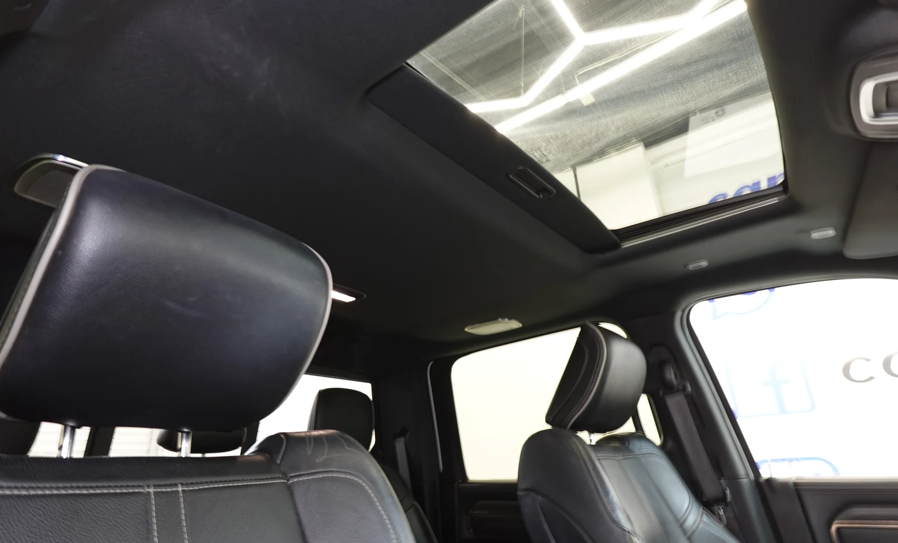 RAM 2500 Limited 2019 — interior 8 de 8