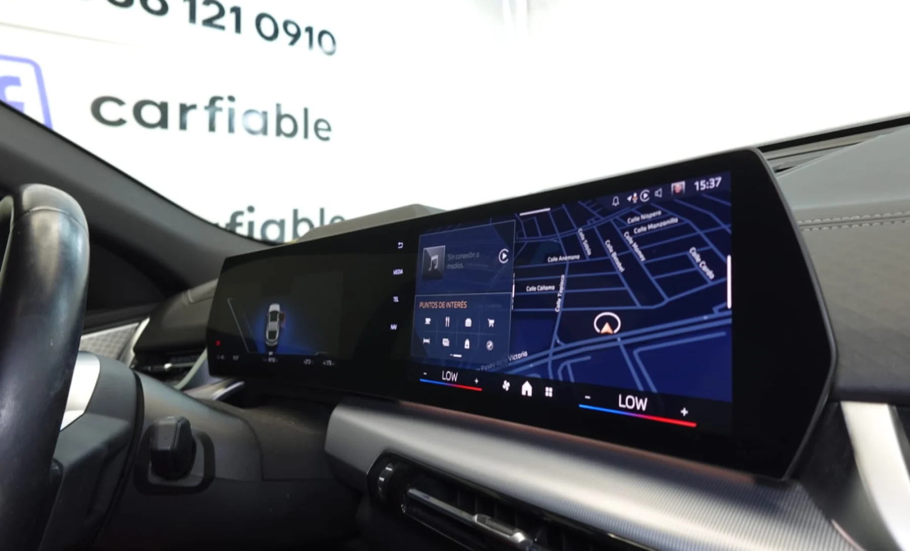 BMW iX2 xDrive30i 2025 — interior 8 de 9