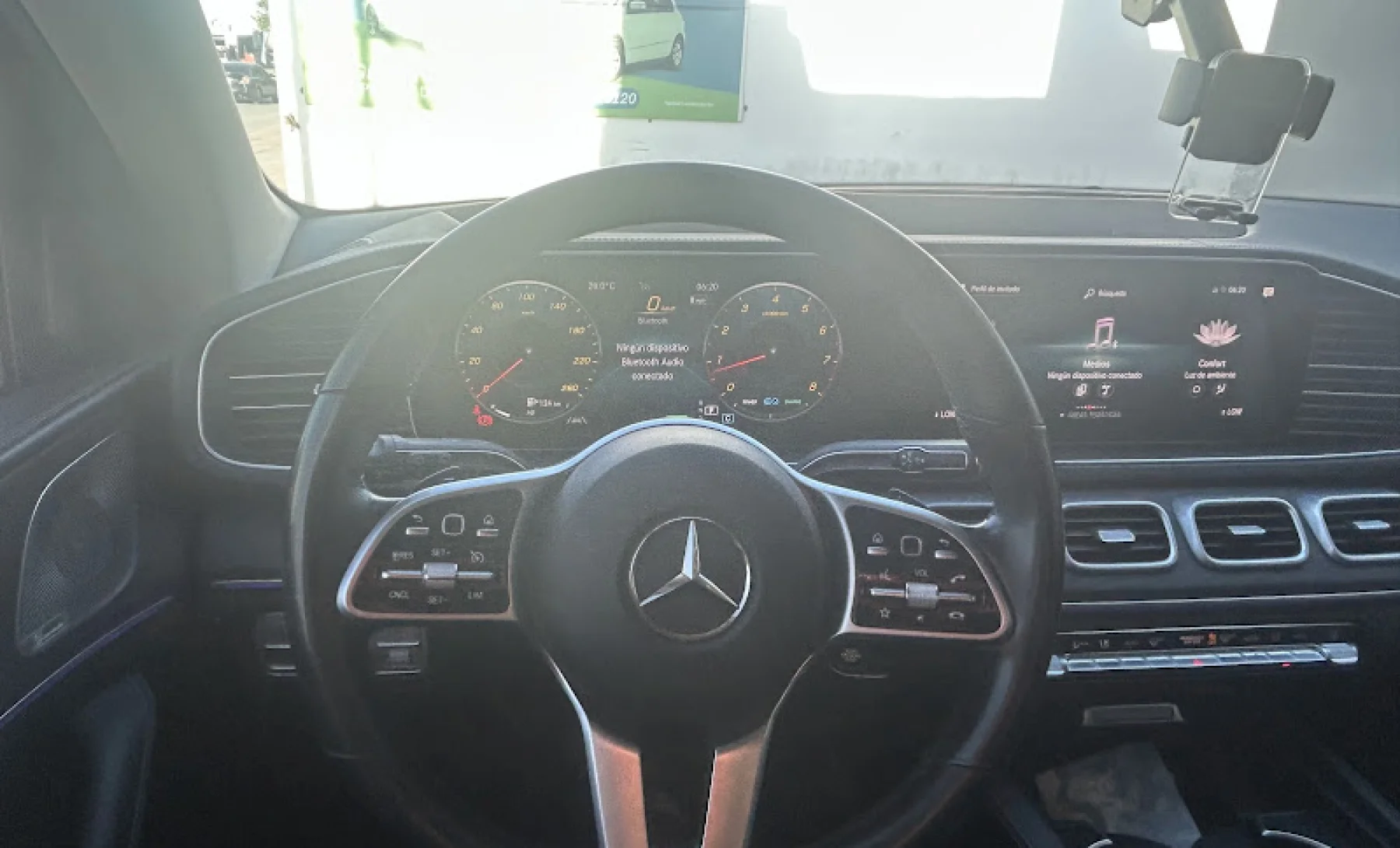 Mercedes-Benz GLE450 4Matic 2022 — interior 3 de 4