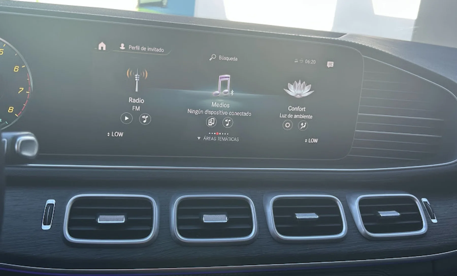 Mercedes-Benz GLE450 4Matic 2022 — interior 4 de 4