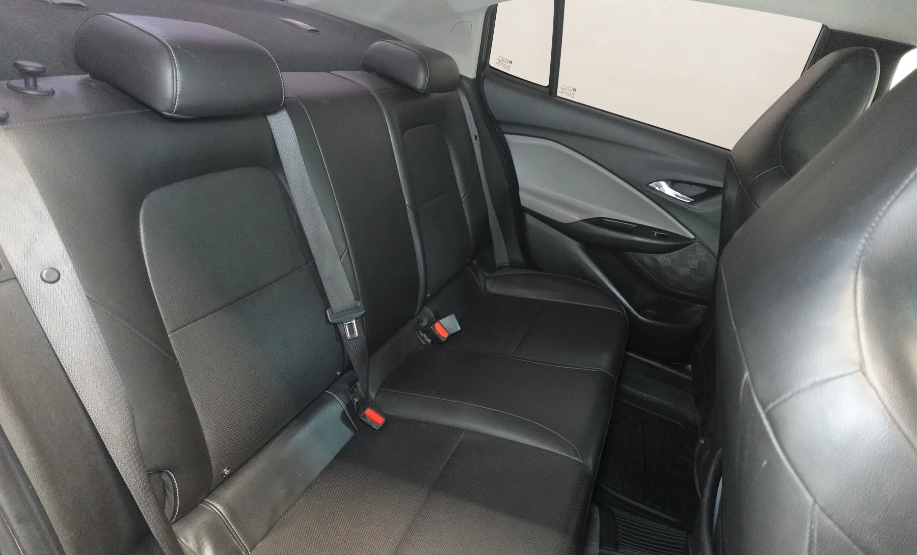 Chevrolet Onix Premier 2021 — interior 4 de 10