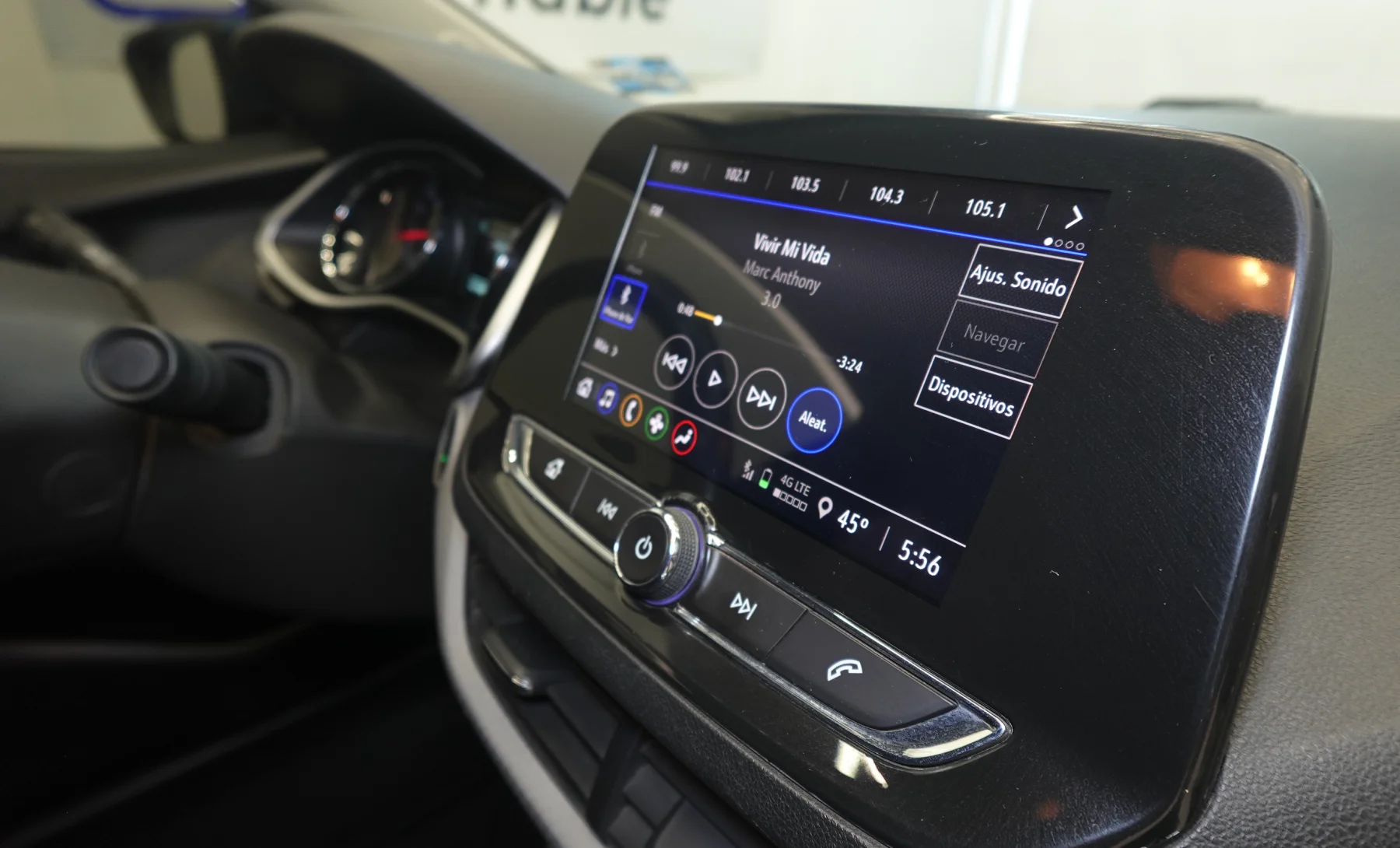 Chevrolet Onix Premier 2021 — interior 6 de 10