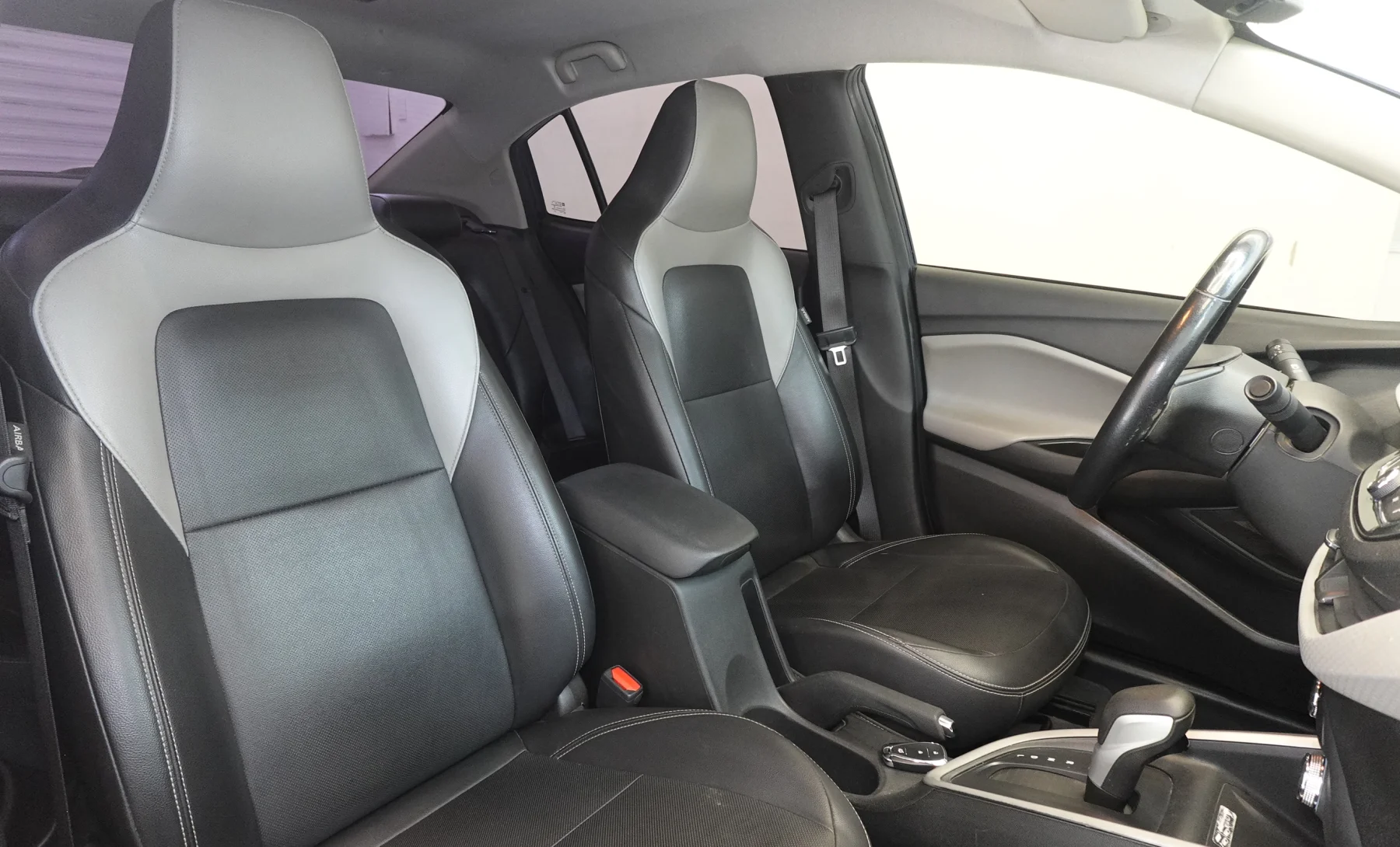 Chevrolet Onix Premier 2021 — interior 9 de 10