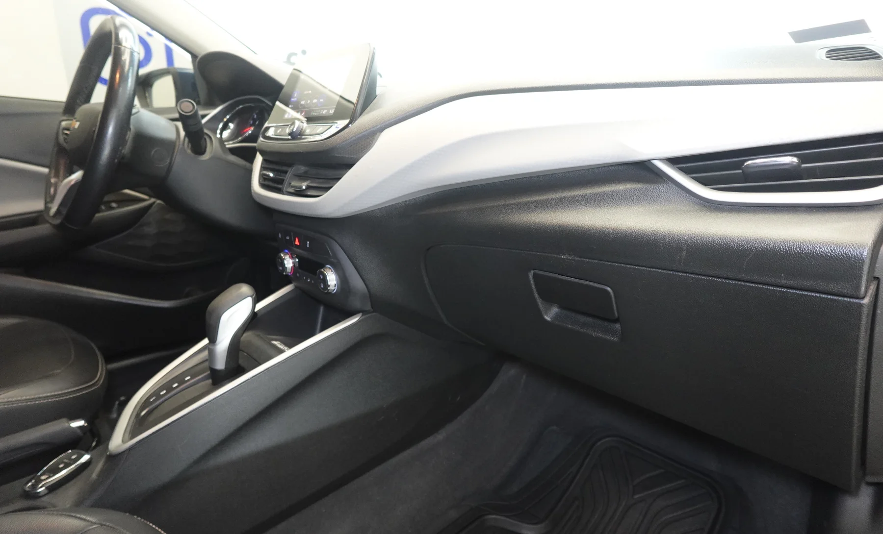 Chevrolet Onix Premier 2021 — interior 10 de 10