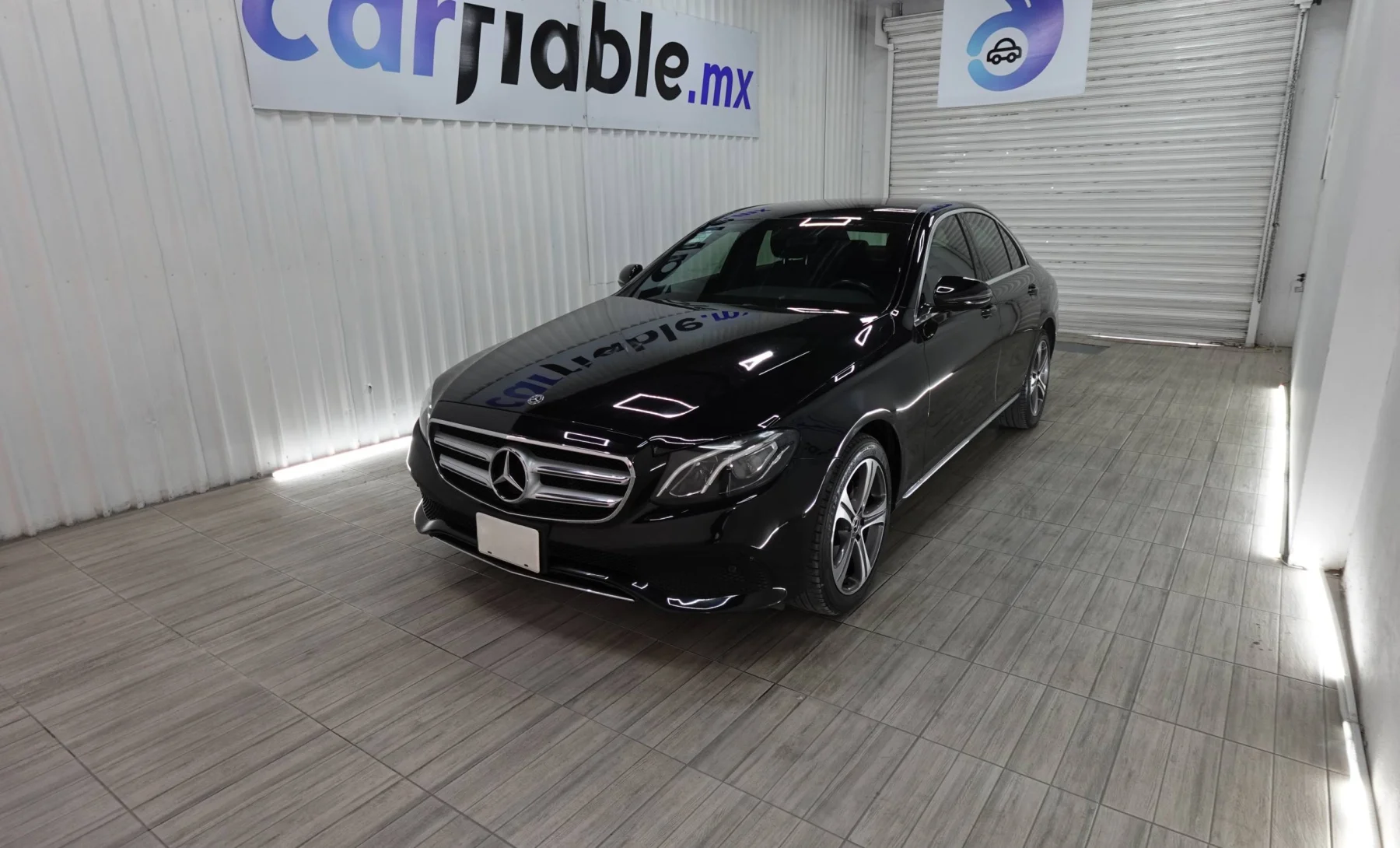 Mercedes-Benz E 200 2020 — exterior 1 de 5