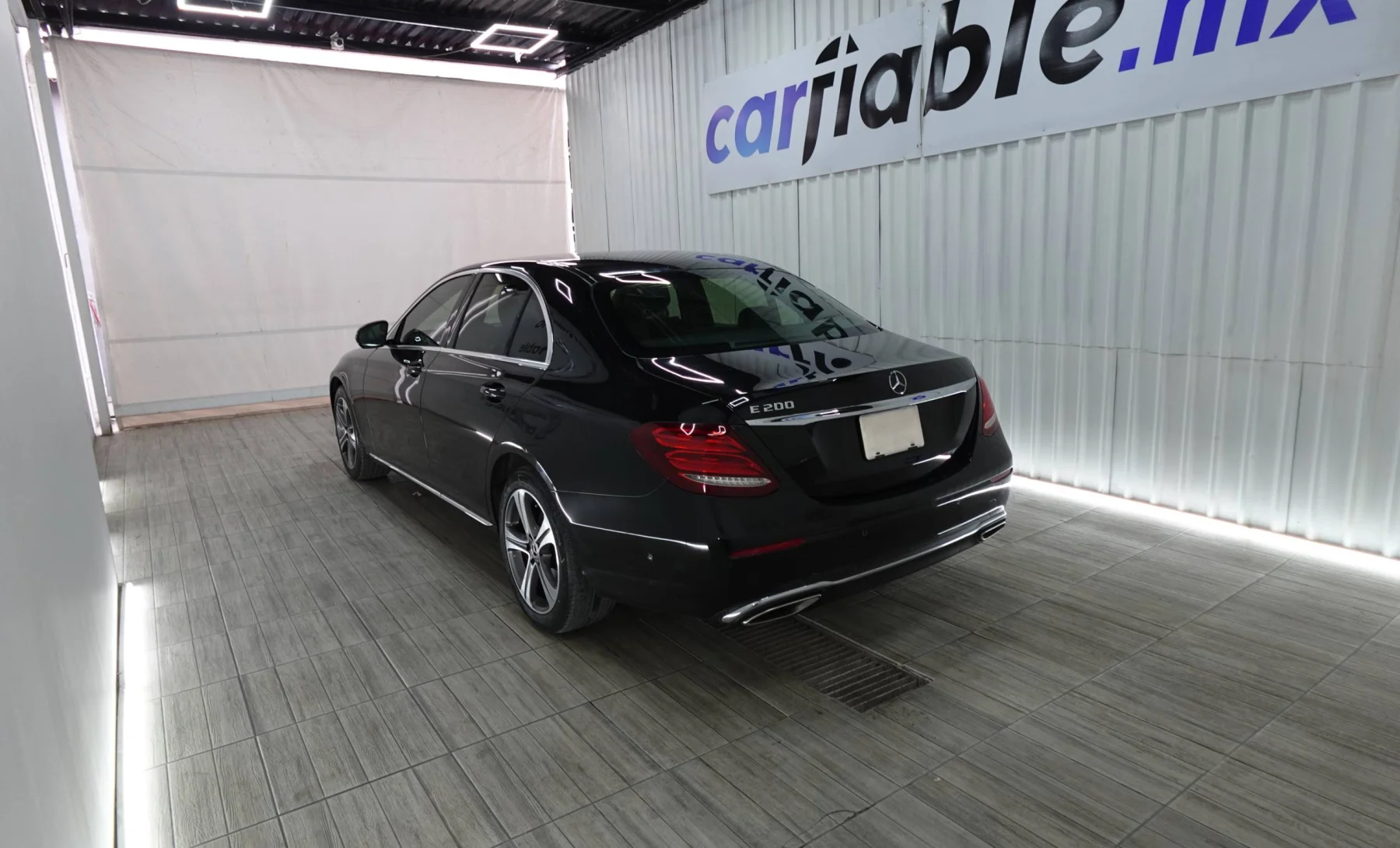 Mercedes-Benz E 200 2020 — exterior 4 de 5
