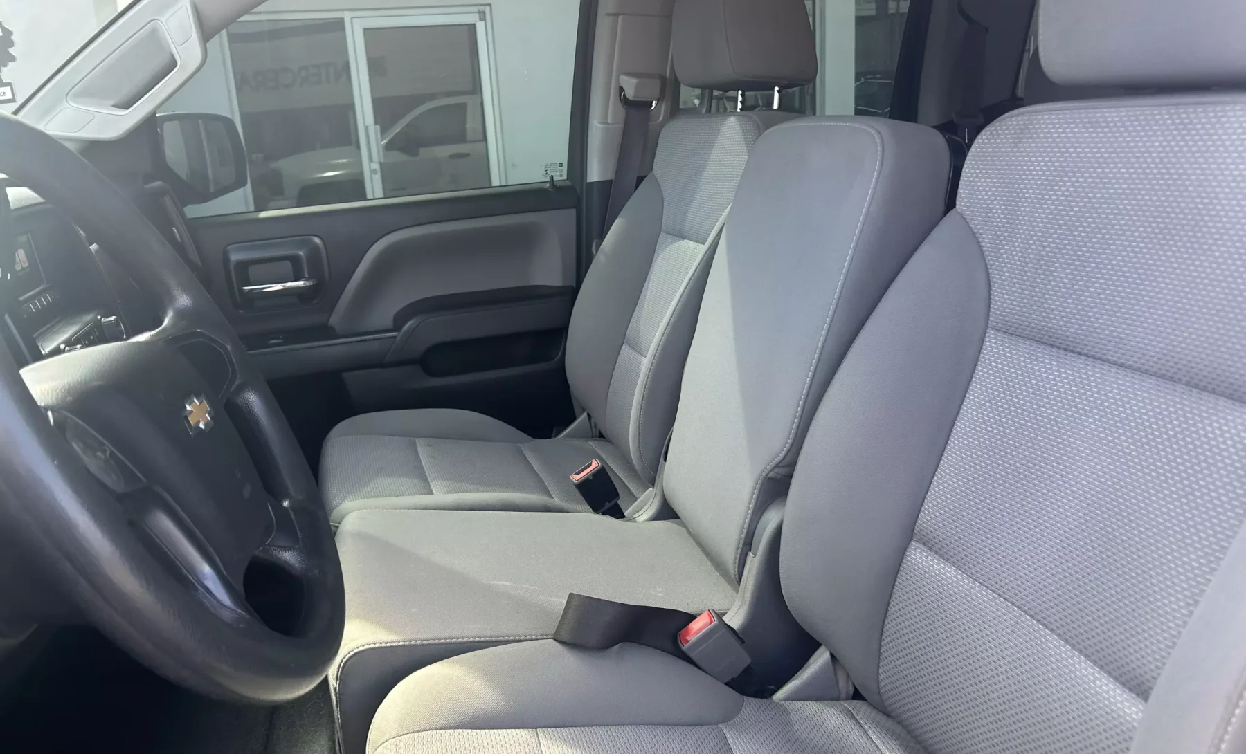 Chevrolet Silverado 2500 LS 2017 — interior 1 de 4