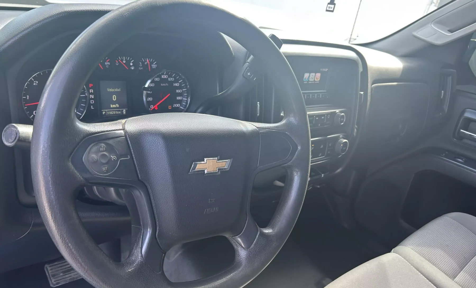 Chevrolet Silverado 2500 LS 2017 — interior 4 de 4