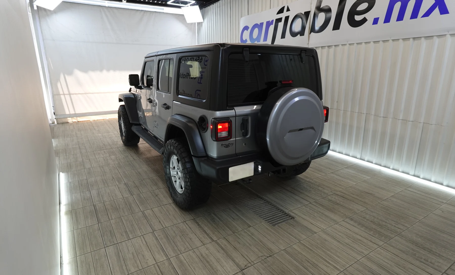 Jeep Wrangler Unlimited Sport S 2019 — exterior 6 de 10