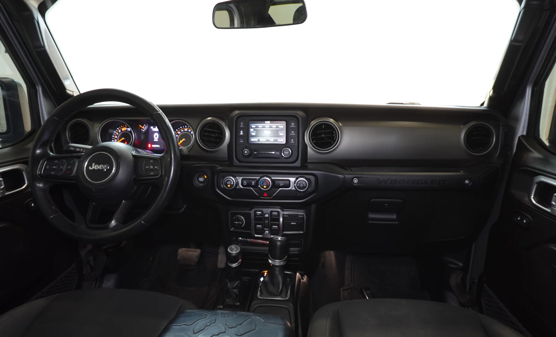 Jeep Wrangler Unlimited Sport S 2019 — interior 4 de 9