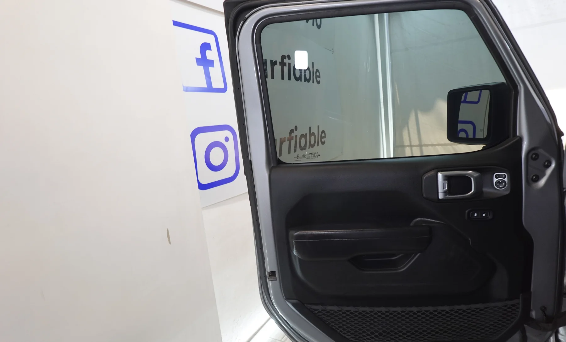 Jeep Wrangler Unlimited Sport S 2019 — interior 9 de 9