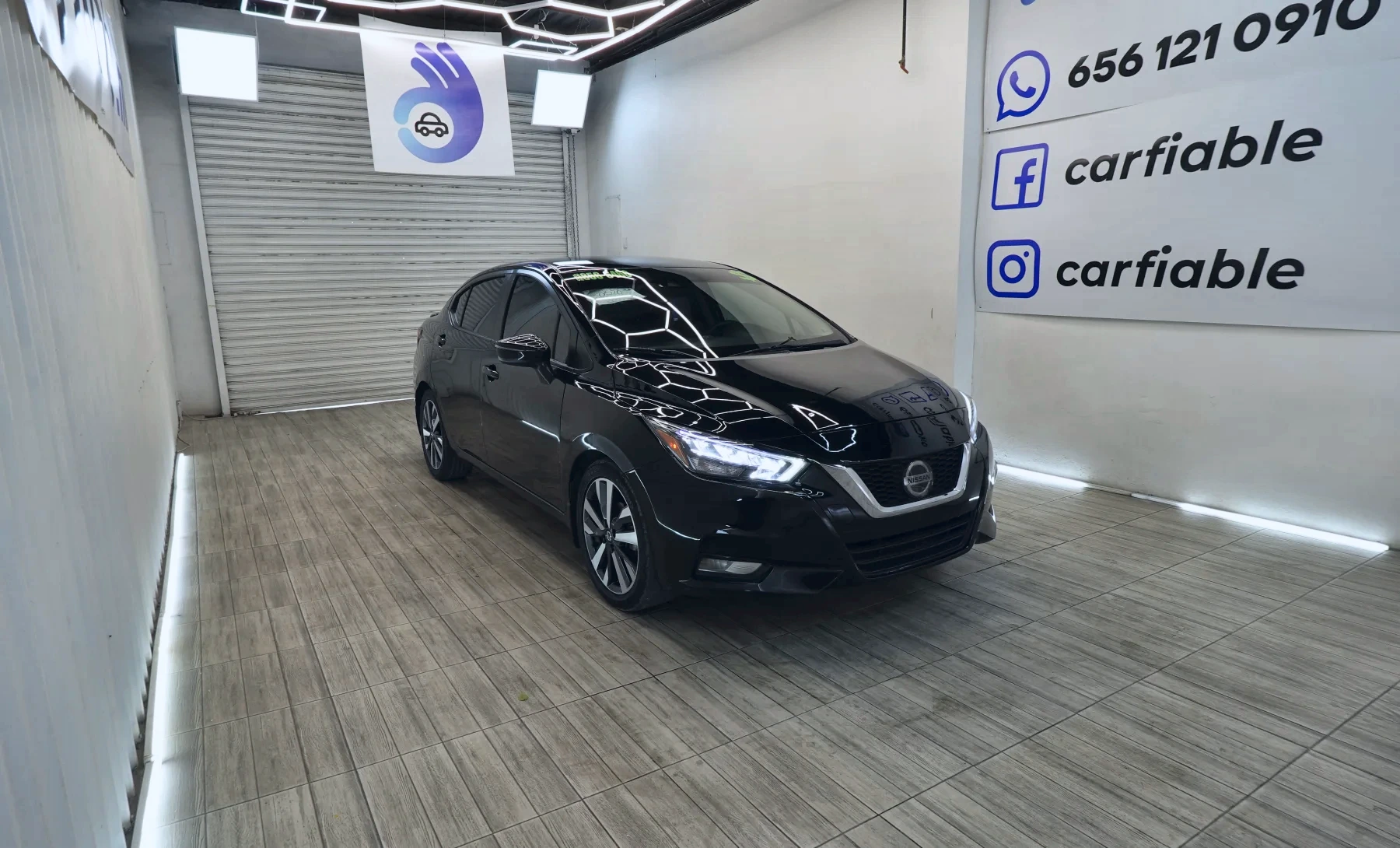 Nissan Versa SR 2020 — exterior 3 de 10