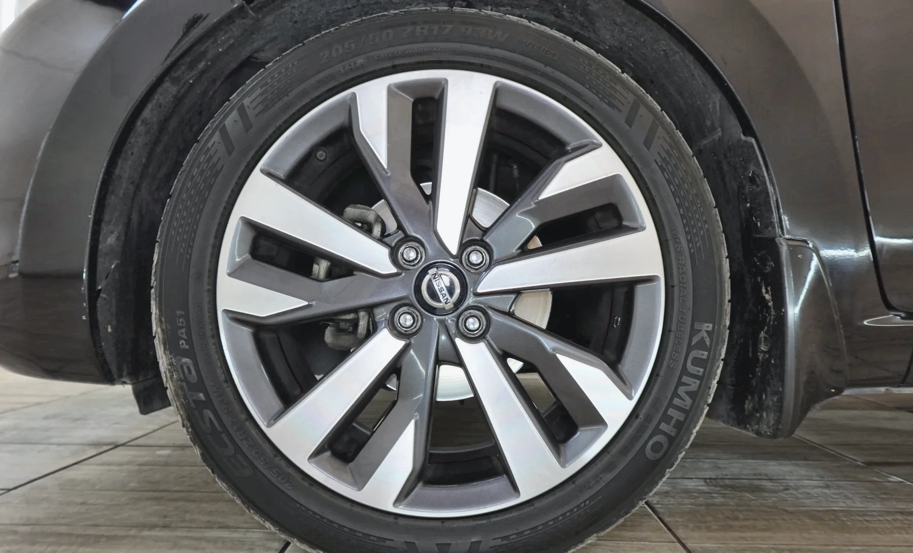 Nissan Versa SR 2020 — exterior 10 de 10