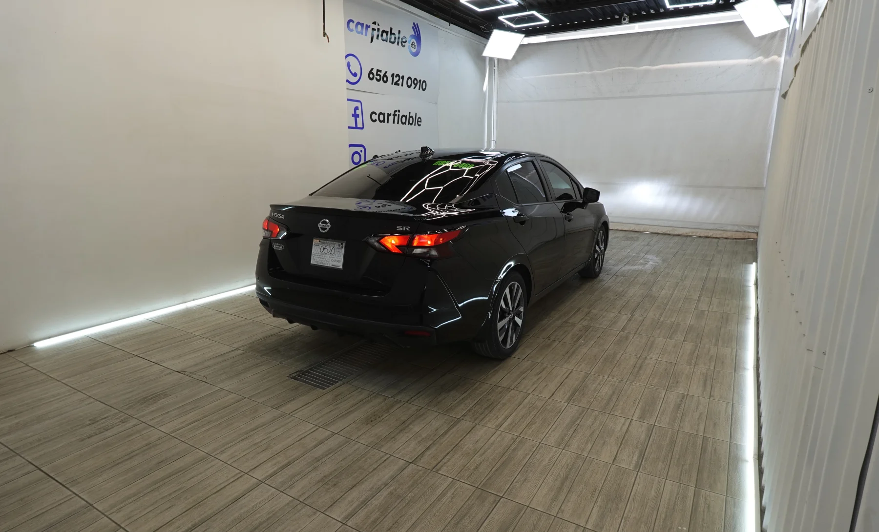 Nissan Versa SR 2020 — exterior 4 de 10