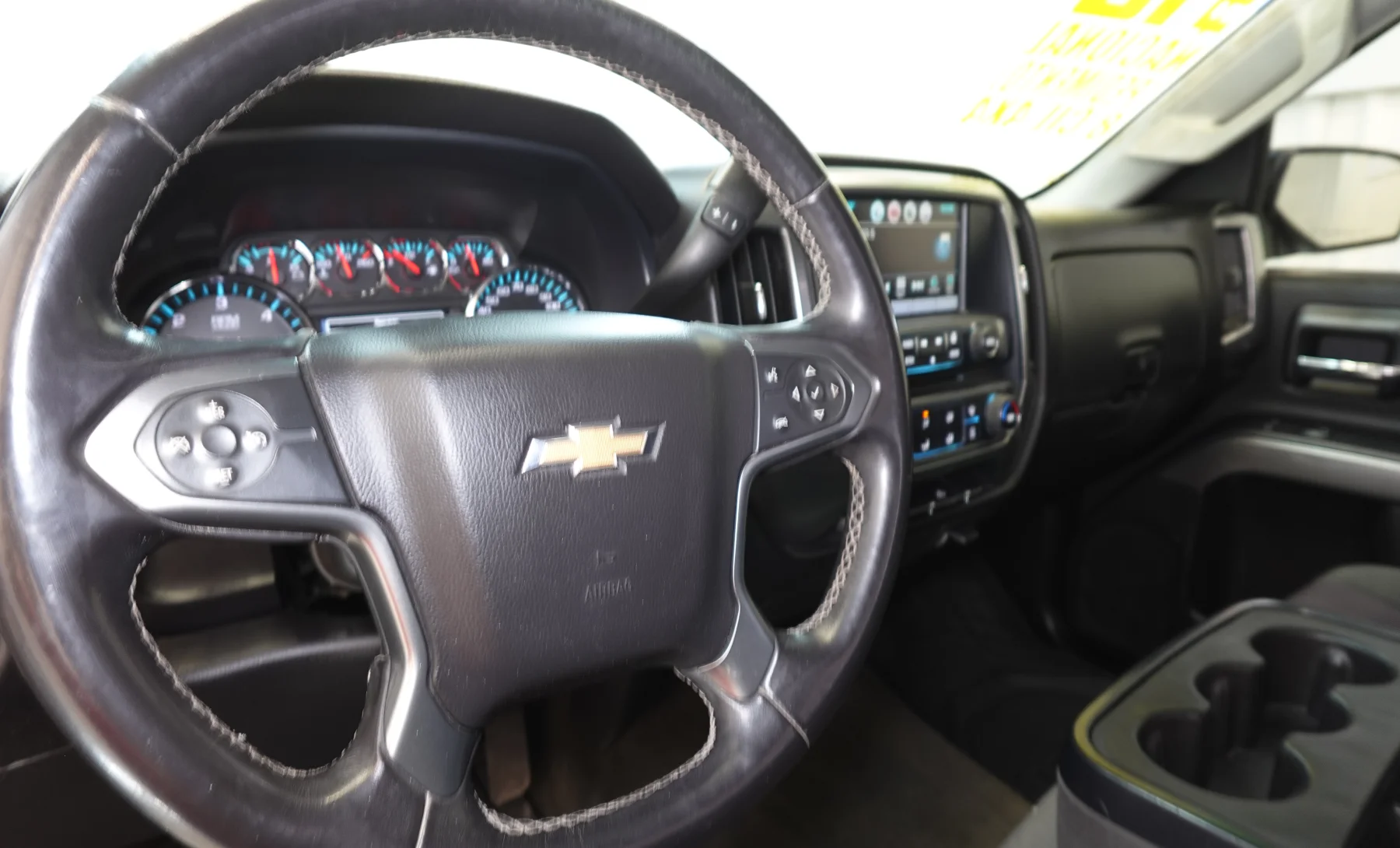 Chevrolet Silverado 1500 LT 2016 — interior 3 de 9