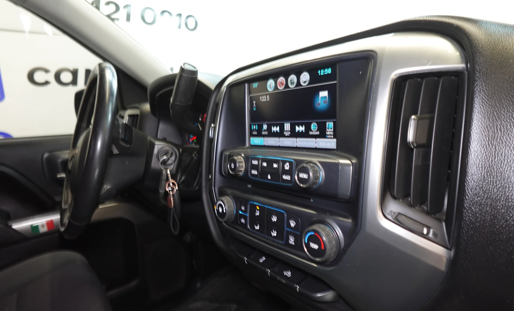 Chevrolet Silverado 1500 LT 2016 — interior 7 de 9