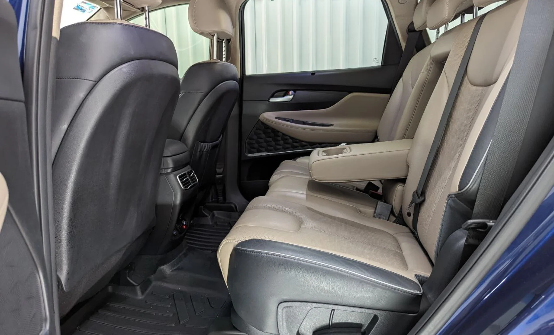 Hyundai Santa Fe Calligraphy 2022 — interior 2 de 4