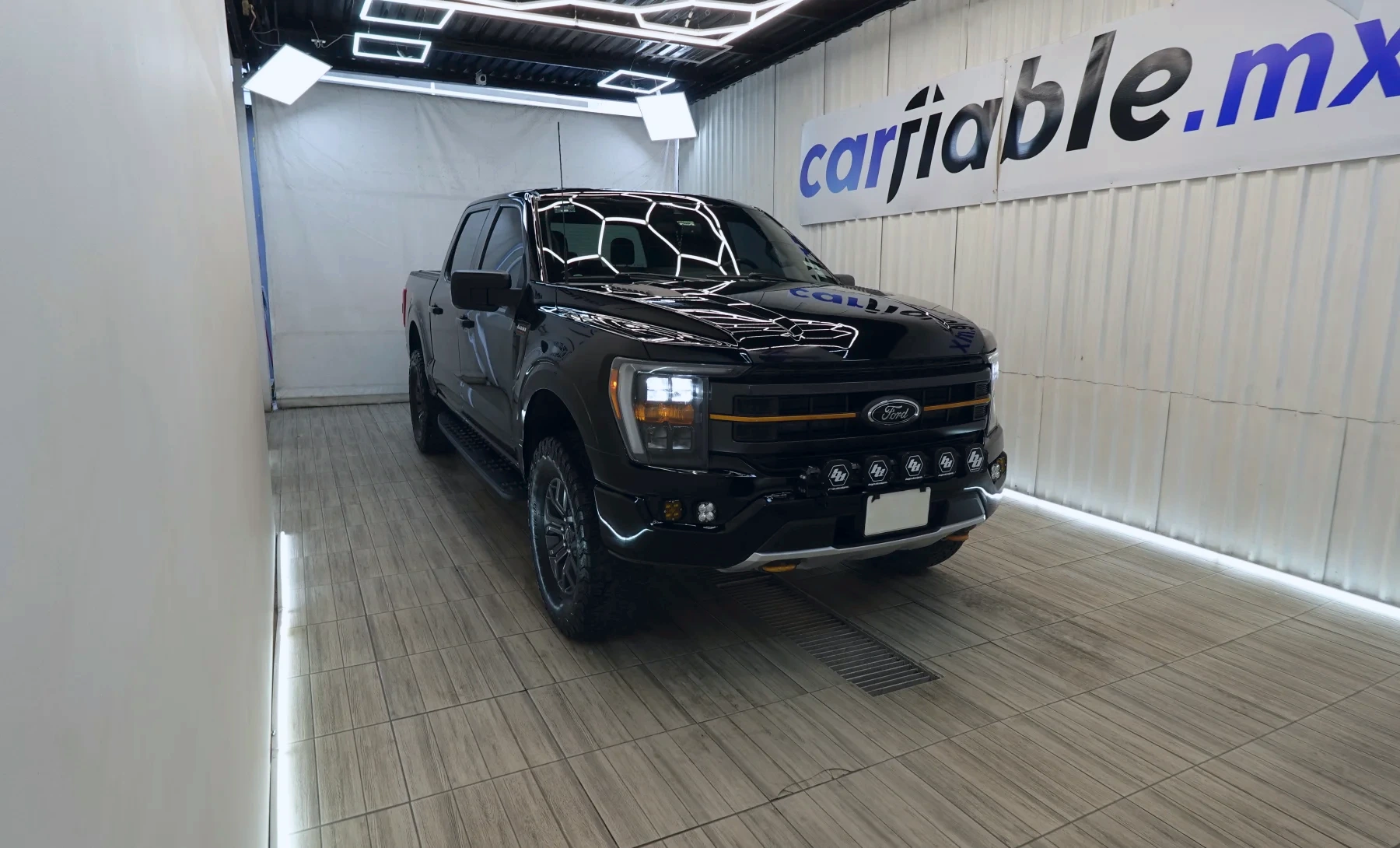 Ford Lobo Tremor 2021 — exterior 3 de 10