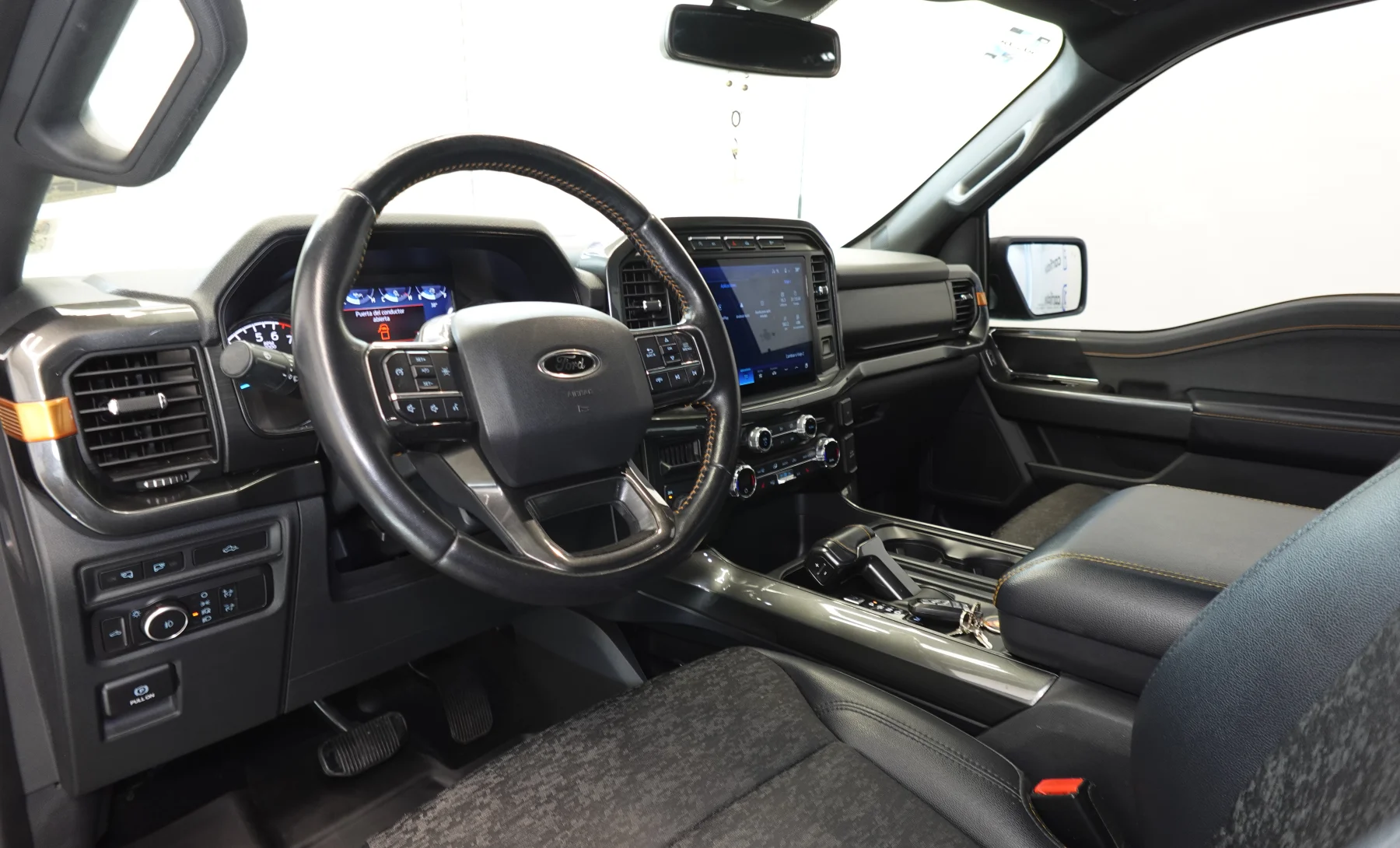 Ford Lobo Tremor 2021 — interior 2 de 9