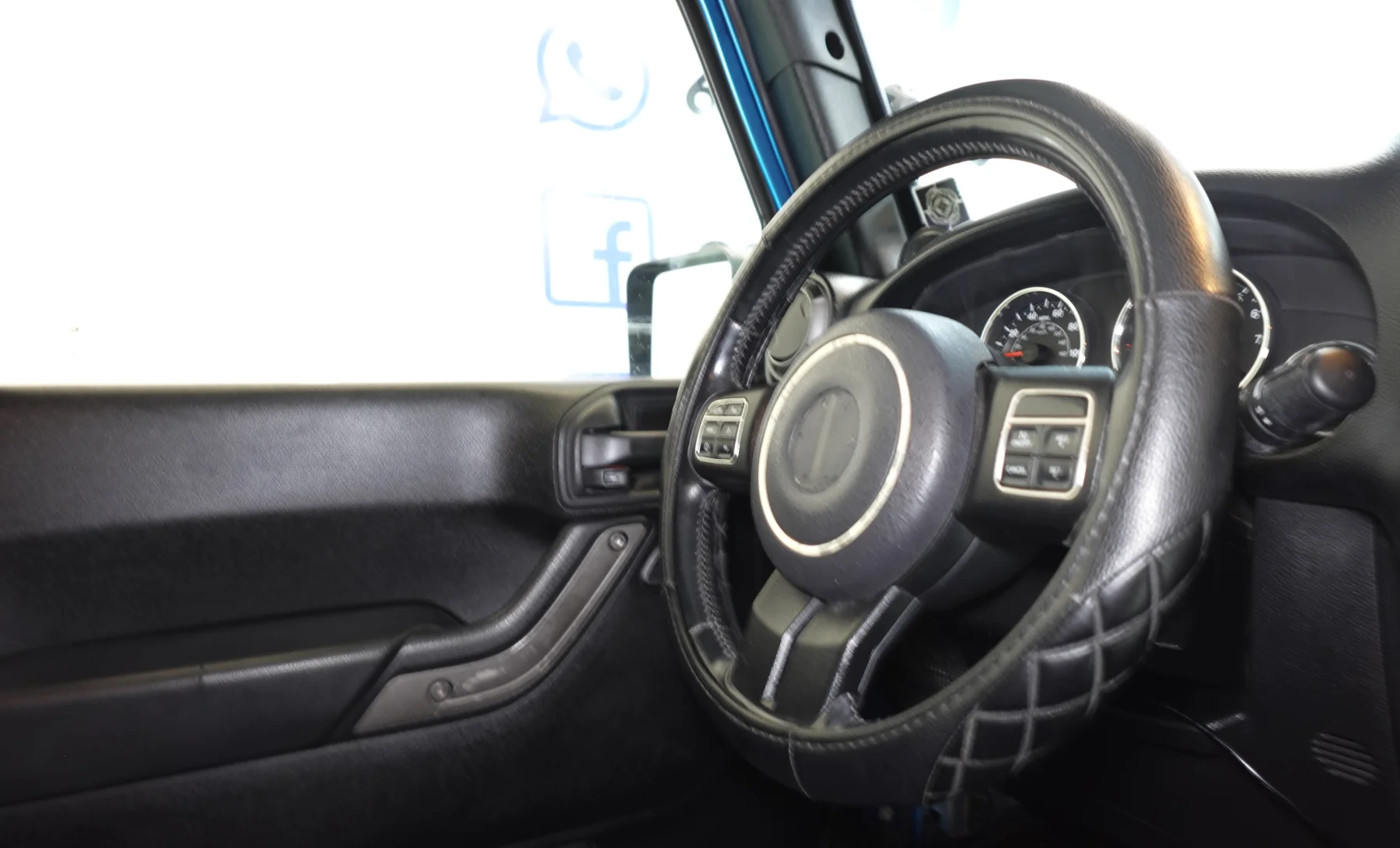 Jeep Wrangler Unlimited Sport 2013 — interior 2 de 8