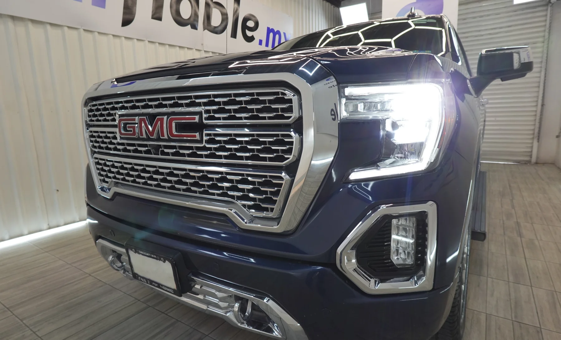 GMC Sierra 1500 Denali 2020 — exterior 8 de 10