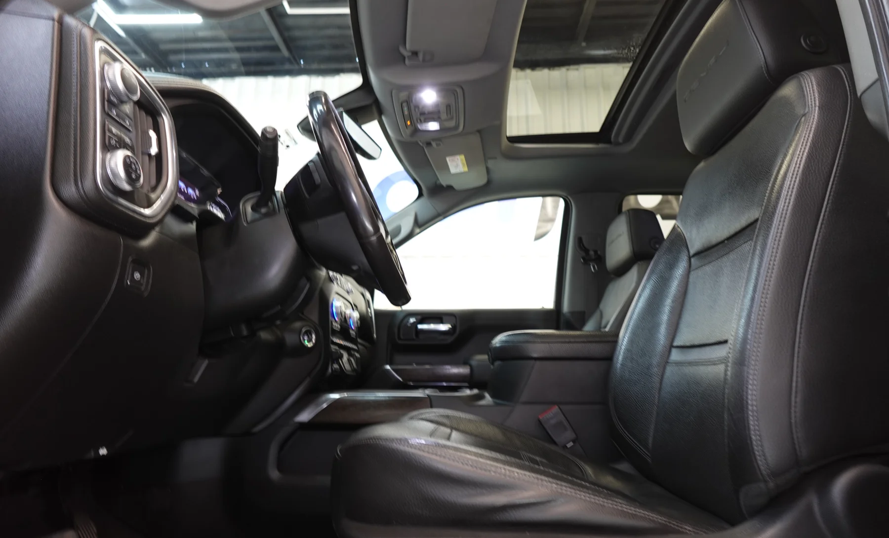 GMC Sierra 1500 Denali 2020 — interior 3 de 10