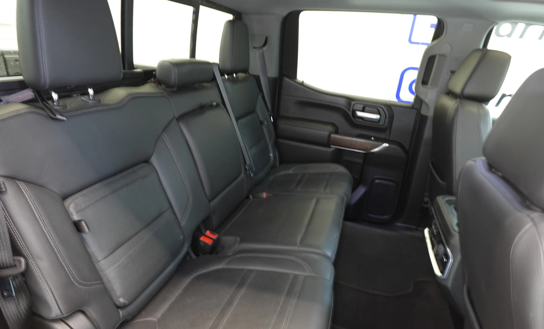 GMC Sierra 1500 Denali 2020 — interior 5 de 10